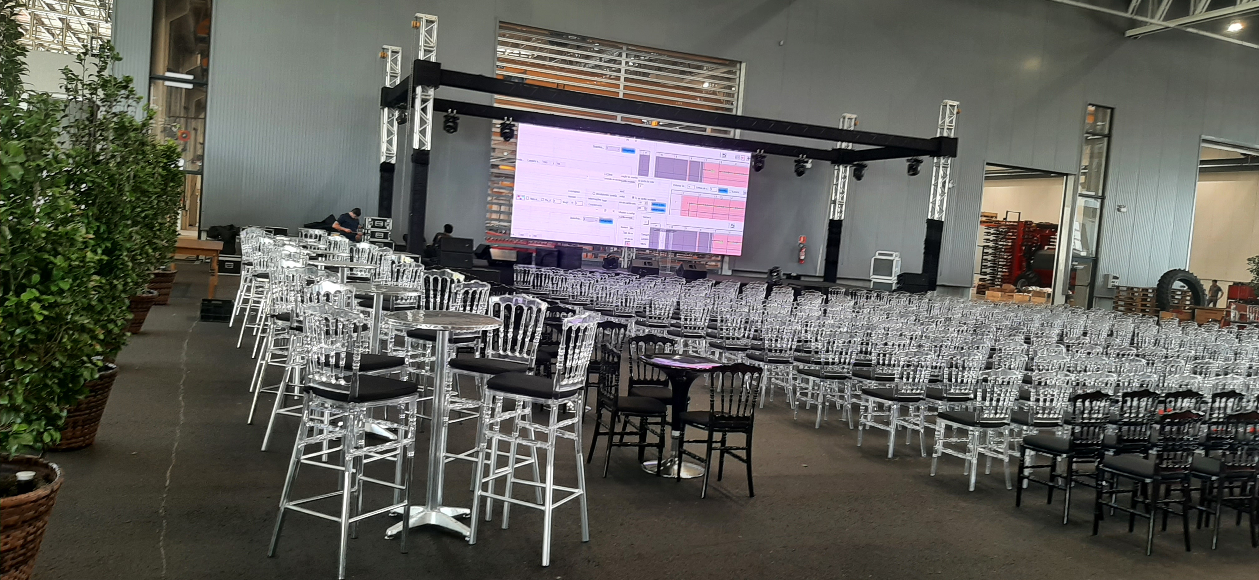 Espaço de eventos elegante preparado para uma celebração